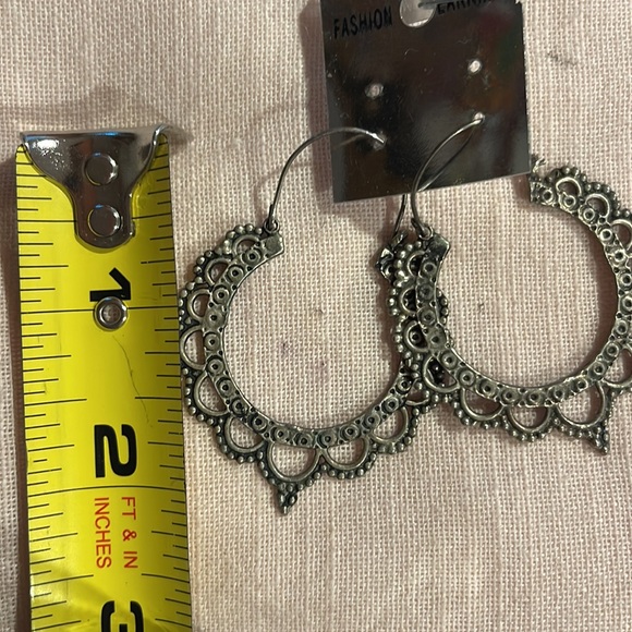 Ethnic Indian earrings - Picture 3 of 4